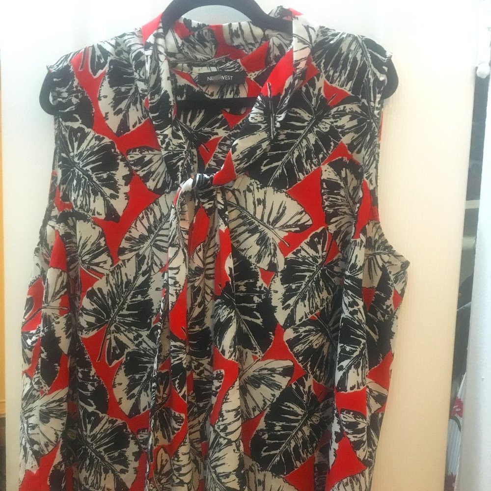 Front tie sleeveless blouse beautiful pattern